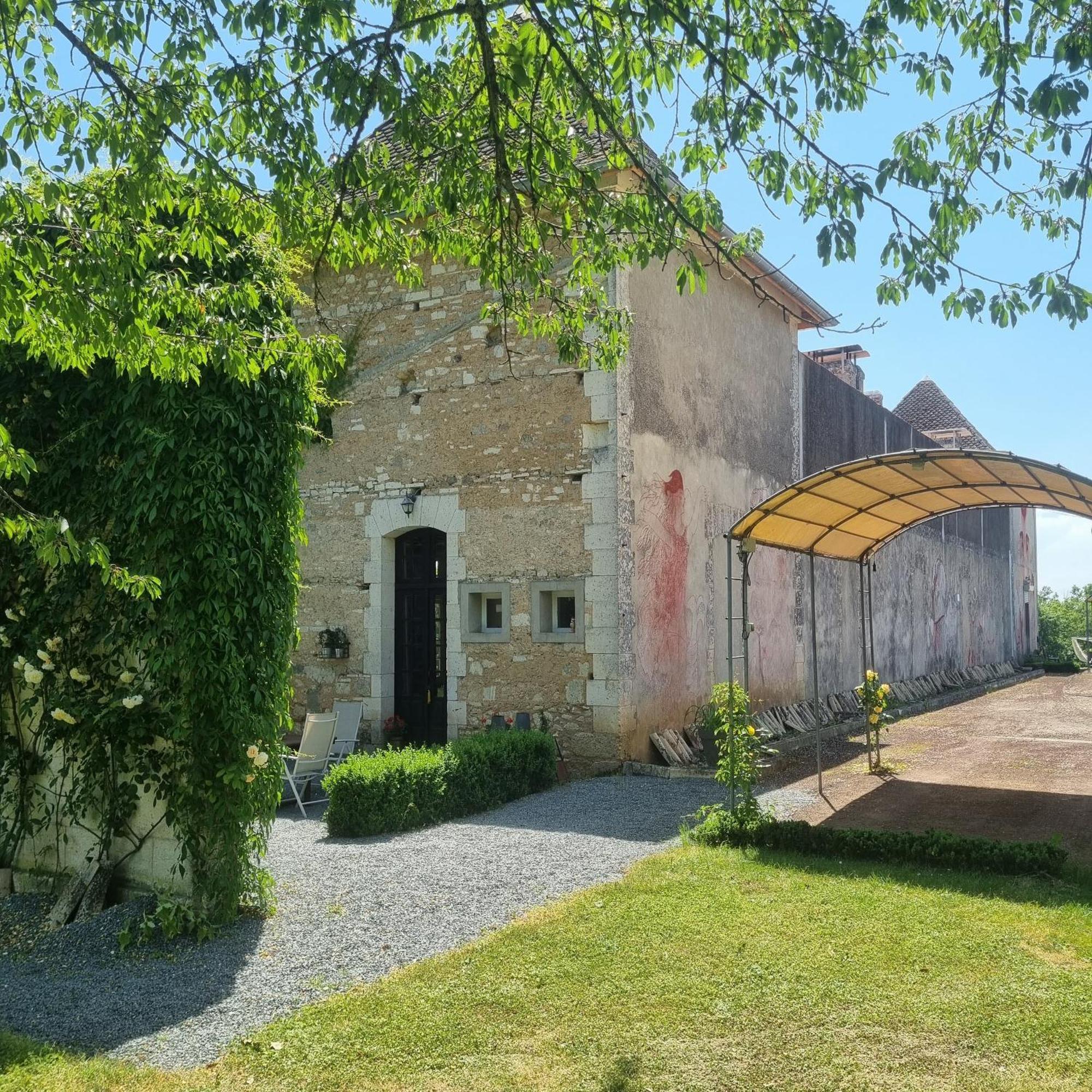 Apartamento Château Neuf Le Désert Le Pizou Exterior foto