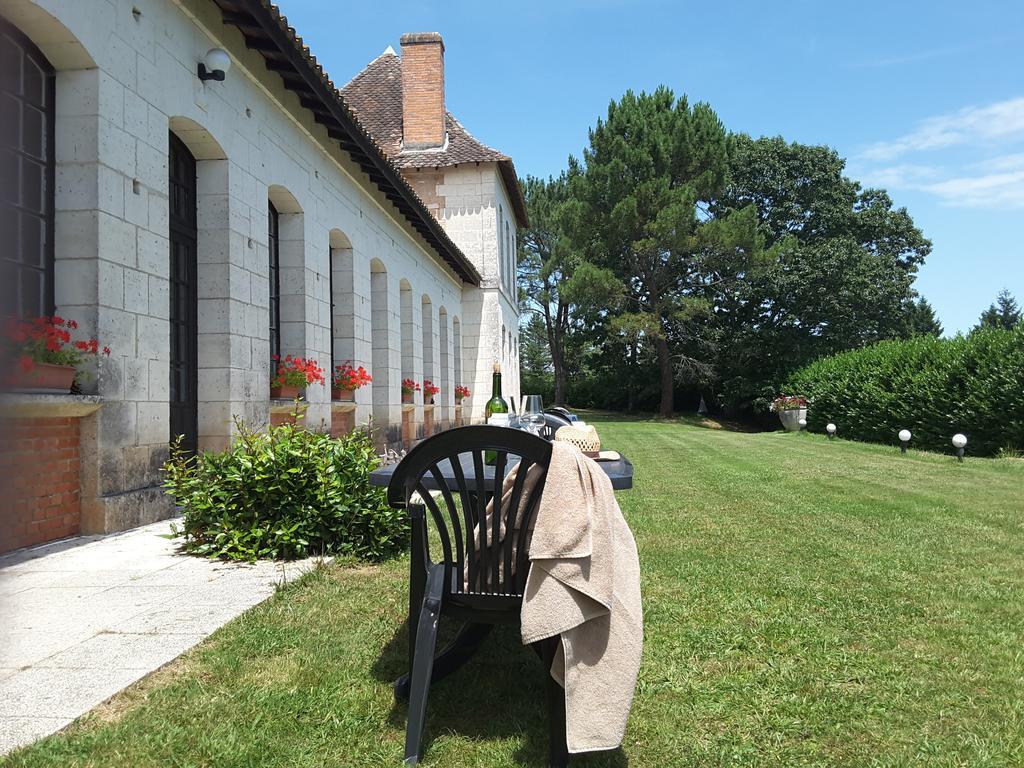 Apartamento Château Neuf Le Désert Le Pizou Exterior foto